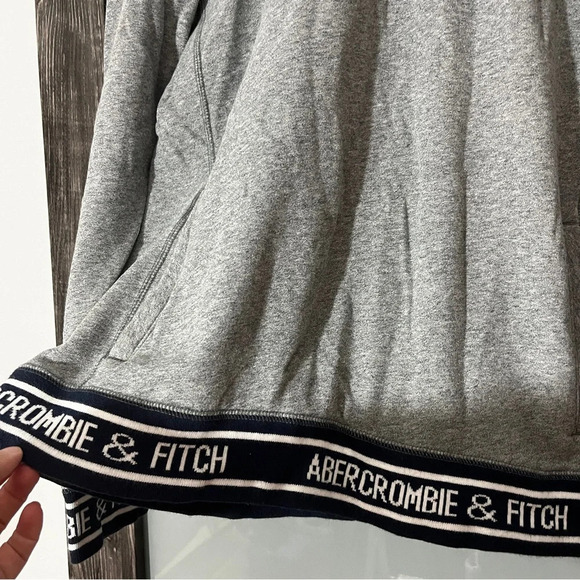 Abercrombie & Fitch Heather Gray & Navy Spellout 1/4 Zip Kangaroo Pocket Med - Picture 9 of 11